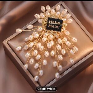 French style faux pearl brooch